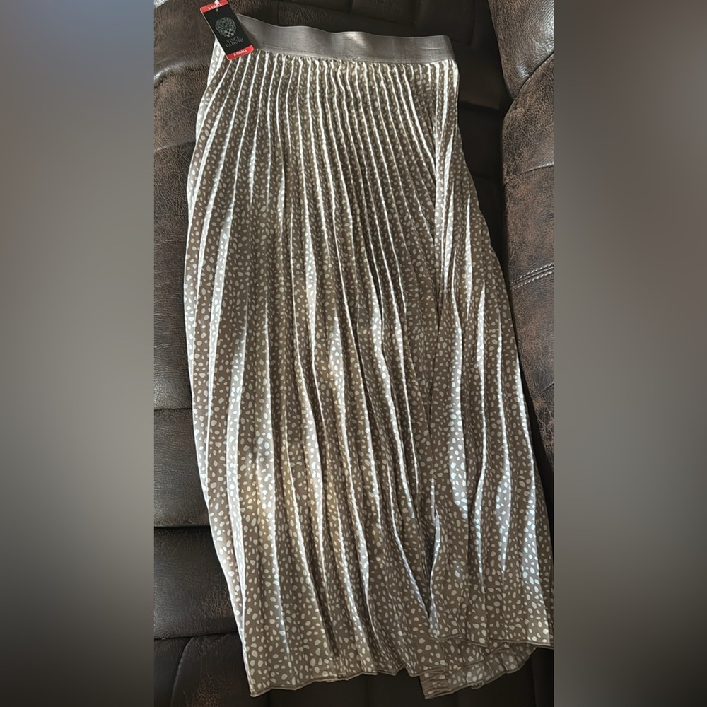 Vince Camuto Taupe Pleated Midi Skirt with White Dot Print